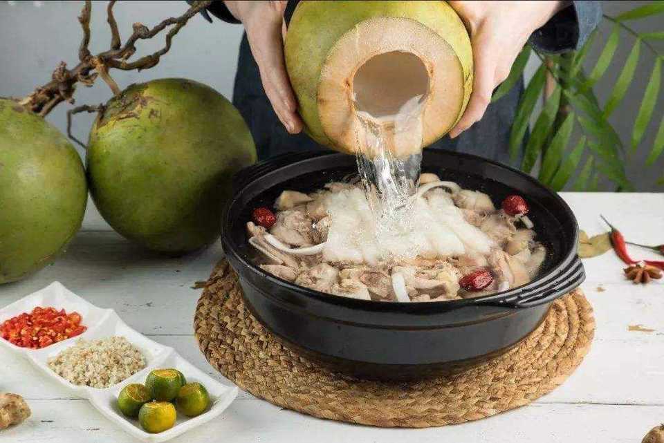 咯咯很火椰子鸡