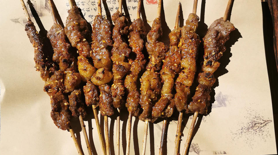 推荐菜:壹伴伴烤串啤酒兑换中心位于齐齐哈尔市建华区广信路22号