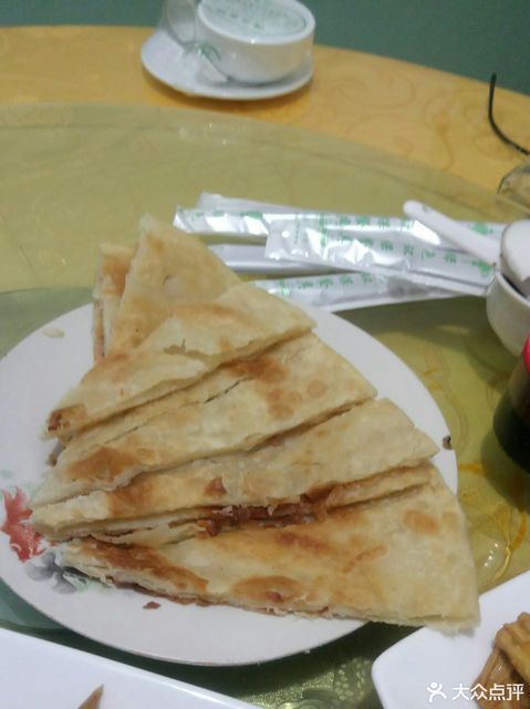 腐竹炒肉推荐菜:金砂锅烙饼位于晋中市昔阳县菜园街(东关学校东北侧约