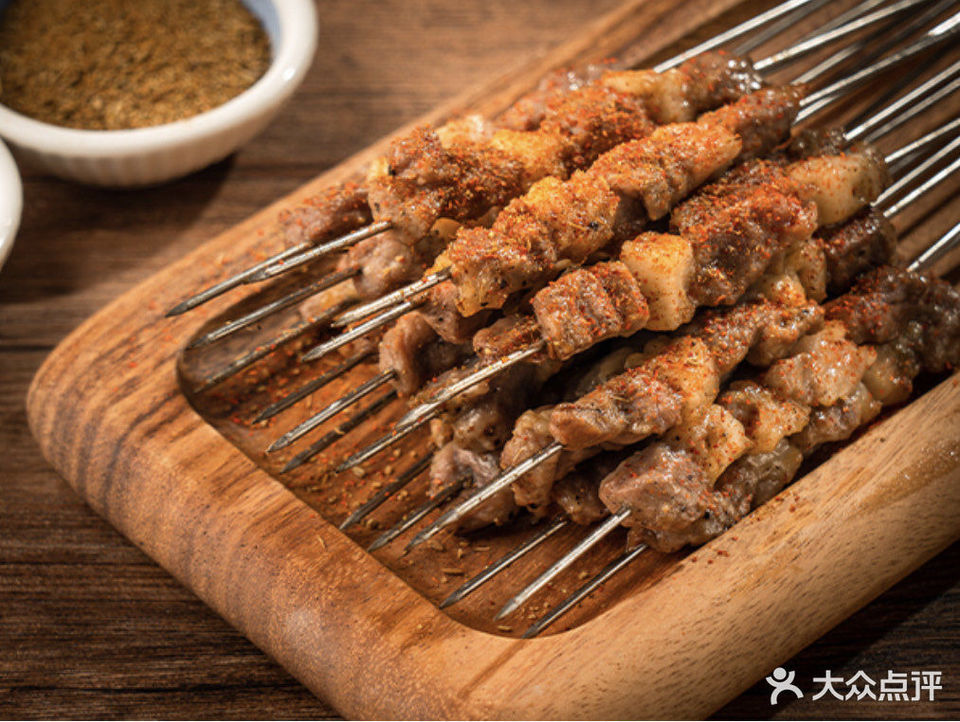 钢钎羊肉小串图片