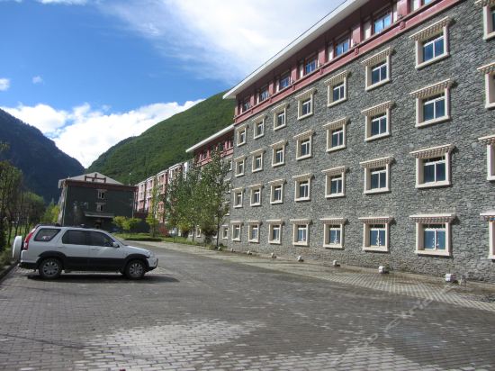 长江黄河分水岭停车场