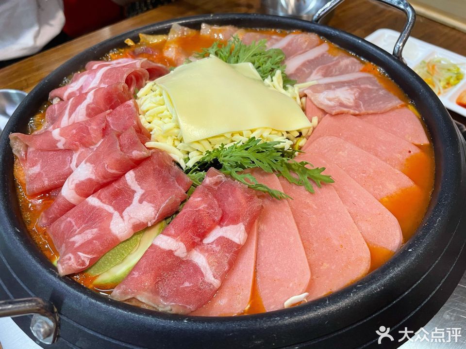 芝士肥牛部队火锅图片