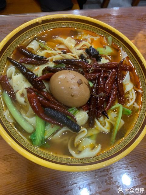 好财八戒板面位于唐山市曹妃甸区中山路昱海澜湾底商d区4-1号推荐菜