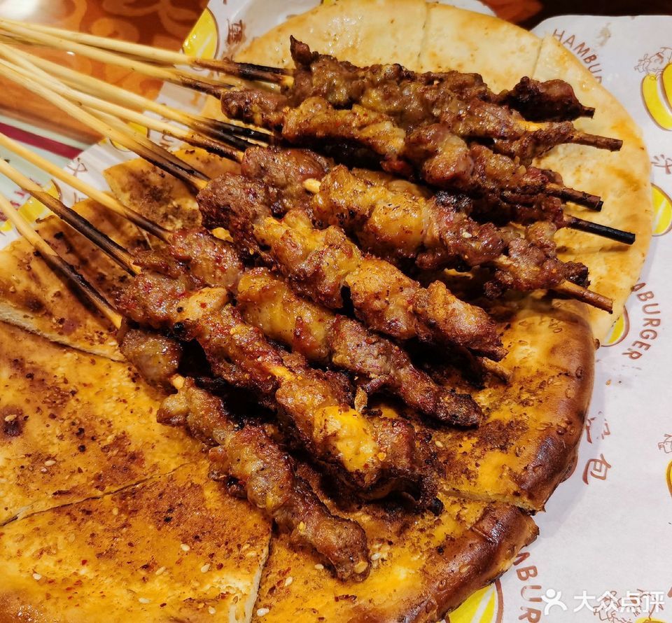 新疆味道烤羊肉串烤馕