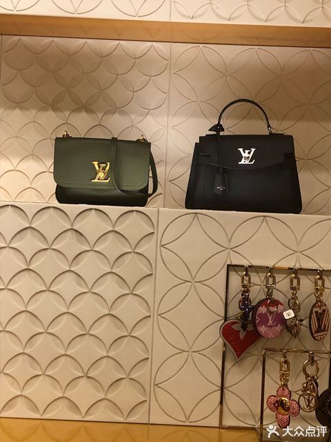 lv路易威登卓展购物中心店