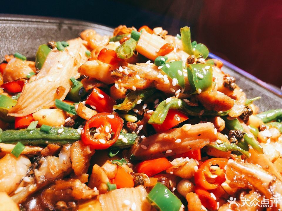 双椒味干锅牛蛙图片