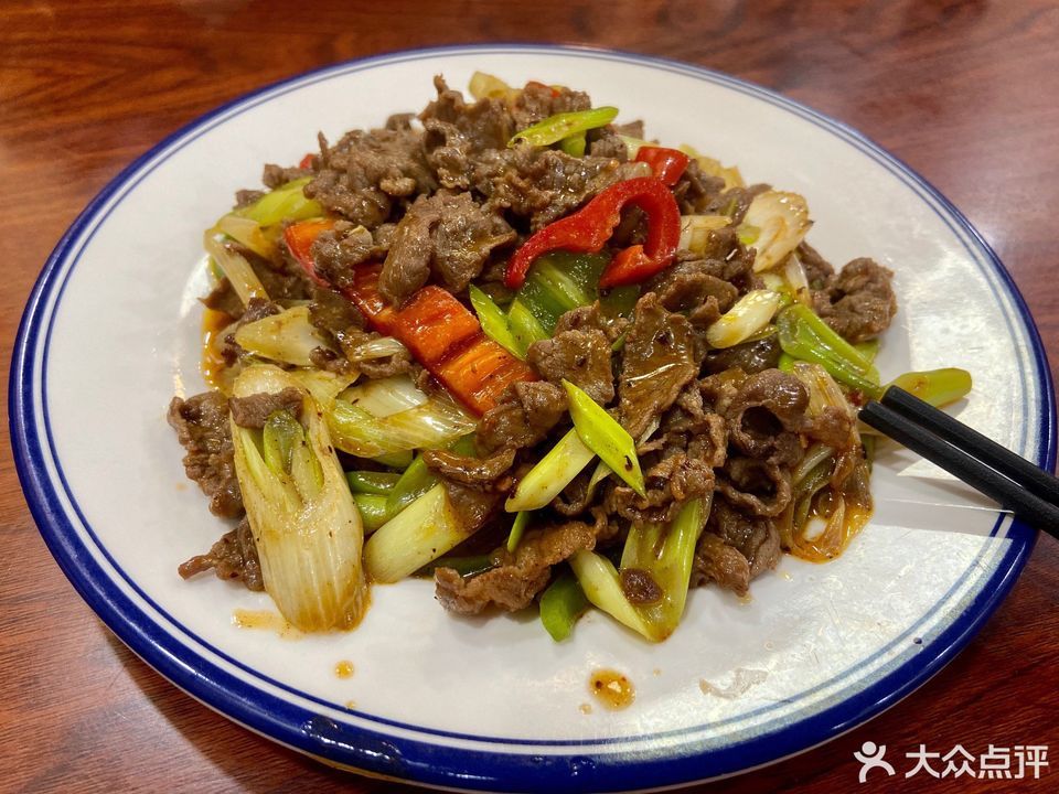 土豆丝青椒牛肉盖饭推荐菜:清真中国兰州拉面位于深圳市宝安区38区