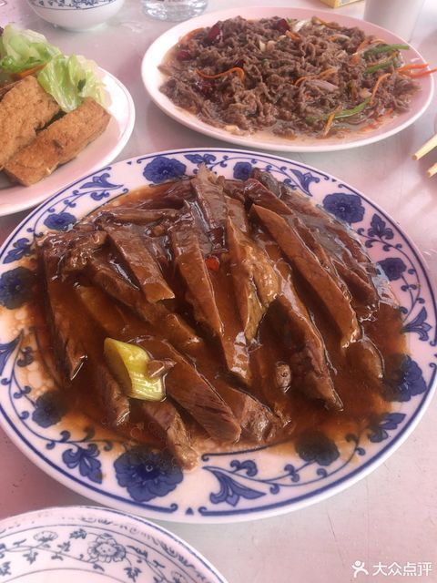 鱼香肉丝推荐菜:回民食堂位于保定市莲池区中华小区前平嘉32号