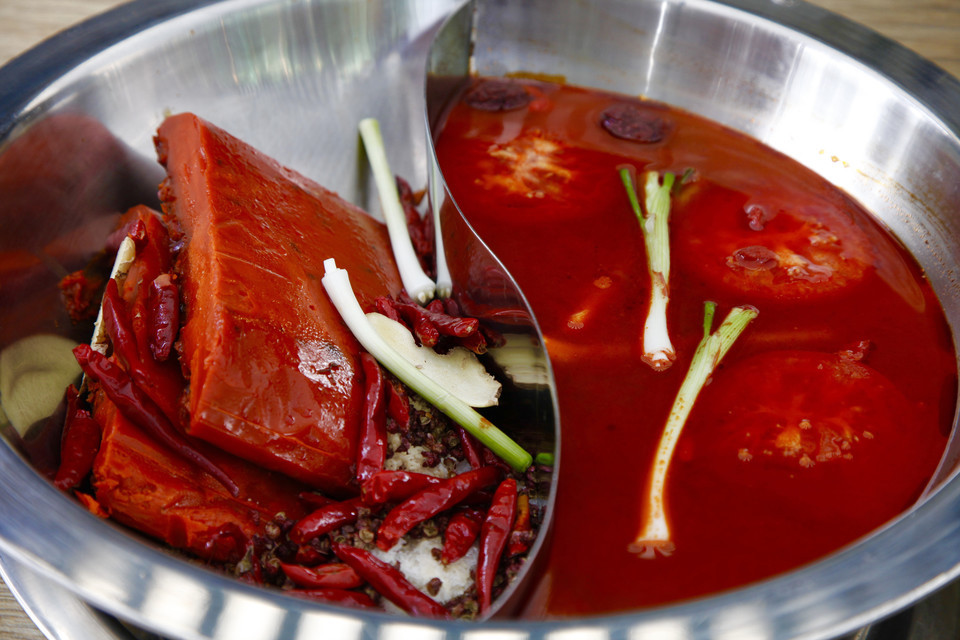 番茄鸳鸯锅图片