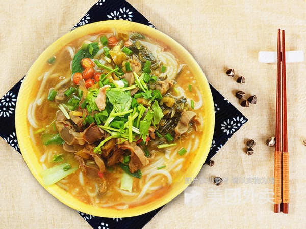 泡椒鸡杂米线图片