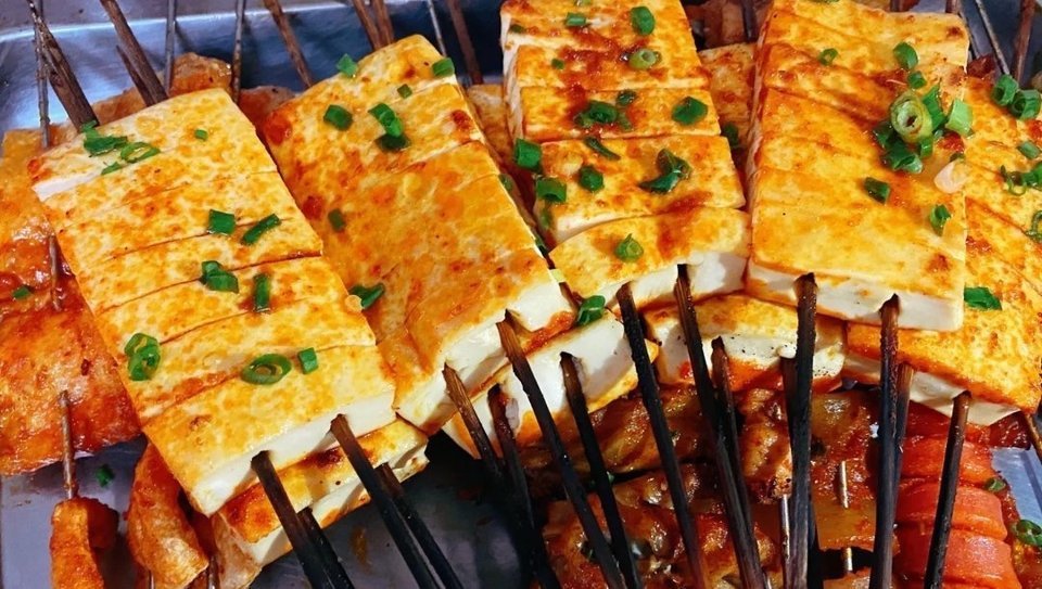 阿李胖烧烤位于衡阳市祁东县鼎山东路301号