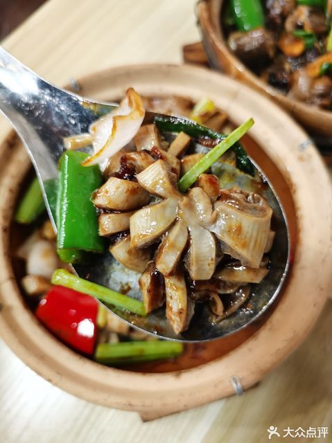 煲笼兴啫啫菜煲仔饭煲仔菜