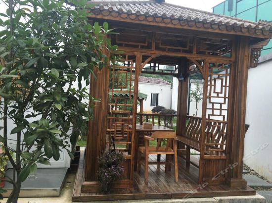 南京半亩私汤温泉民宿