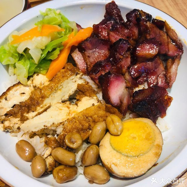 招牌黑叉烧饭图片