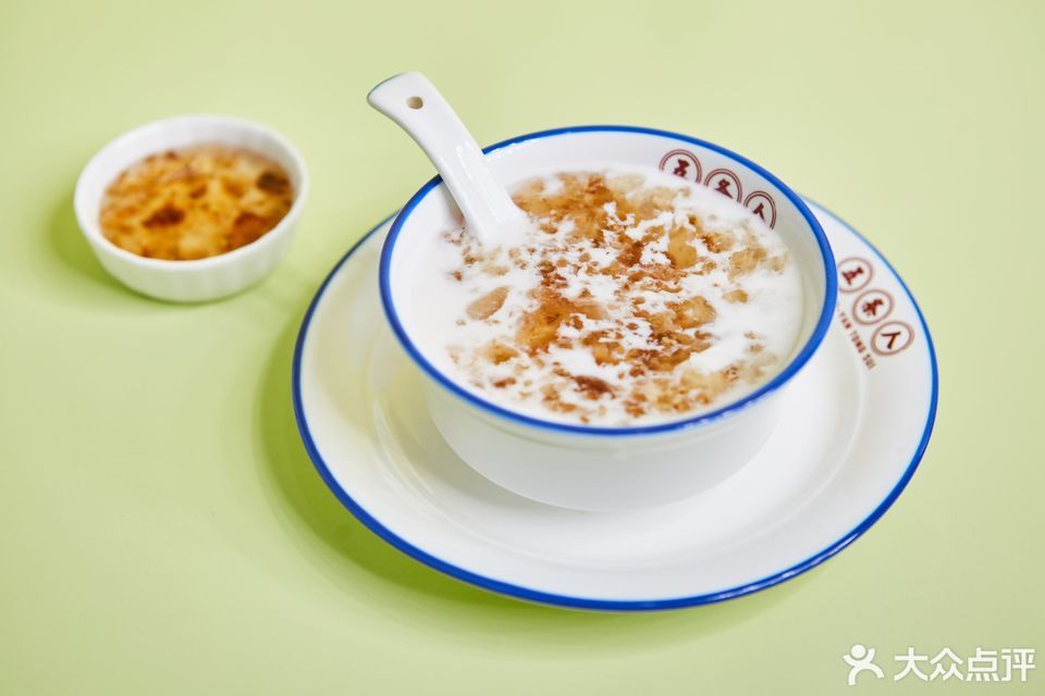 桃胶椰汁西米露图片