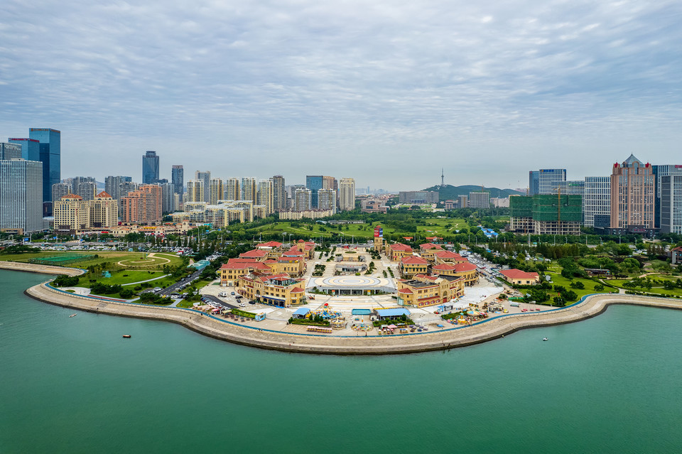 唐岛湾步行街图片