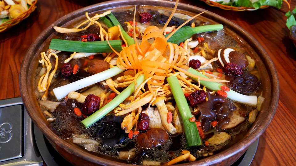 自然居野生菌火锅