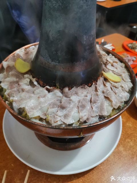 胡同里酸菜炭火锅香水路