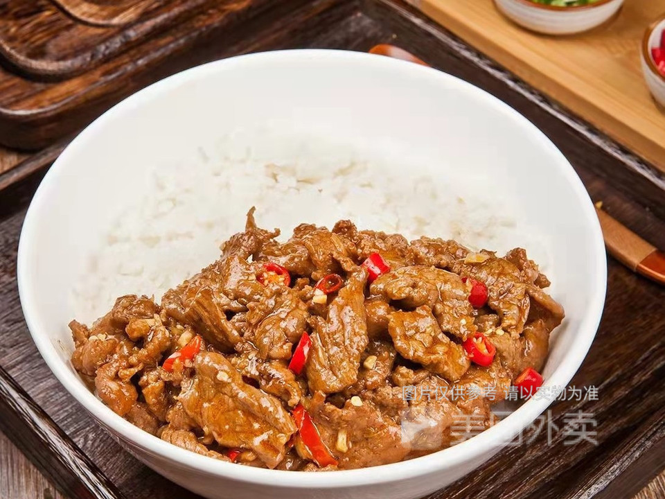 小炒黄牛肉饭图片