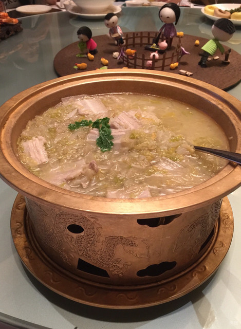 东北铜锅酸菜图片