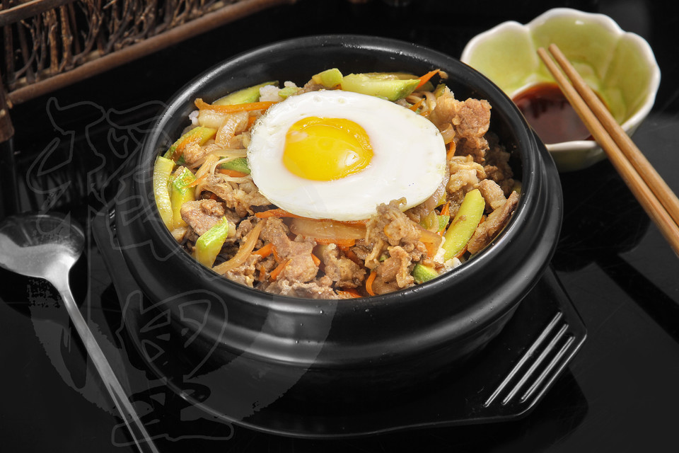 肥牛石锅拌饭
