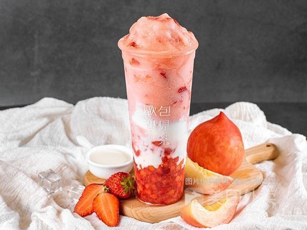 草莓桃子遇见厚酸酪图片