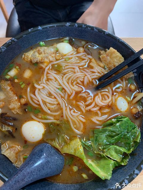 鹌鹑蛋螺蛳粉图片