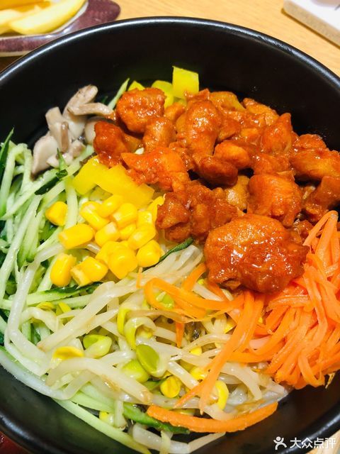 春川鸡肉石锅拌饭图片