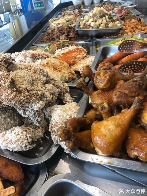 长远蒸饭快餐位于潮州市湘桥区山边村枫凤路68号之6.7.8.