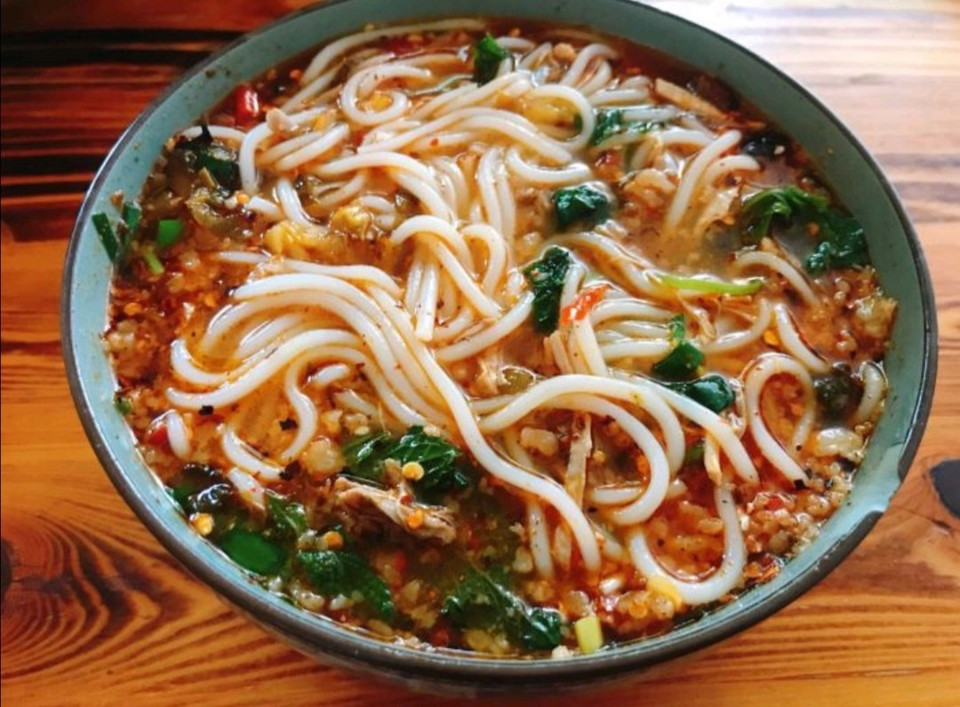 中碗米线加帽图片