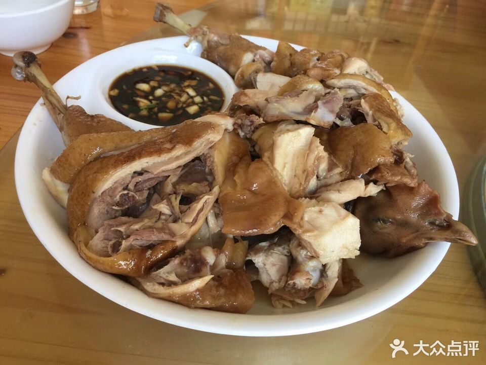 新铁棚饭庄位于九江市武宁县千磁路 标签:餐馆餐饮中餐 推荐菜: 分类