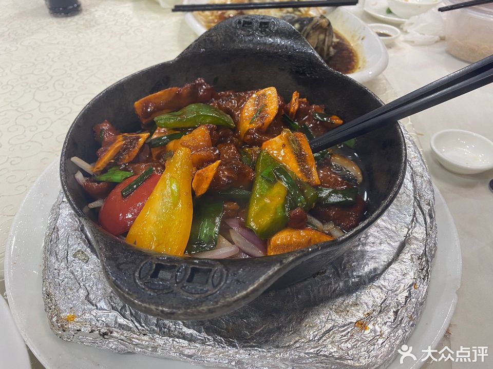 千贺食府位于福州市台江区群众东路与管后街交汇处附近南 标签:餐馆