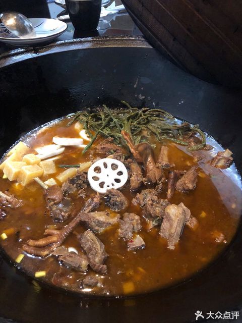 灶王爷铁锅炖鱼华清街店