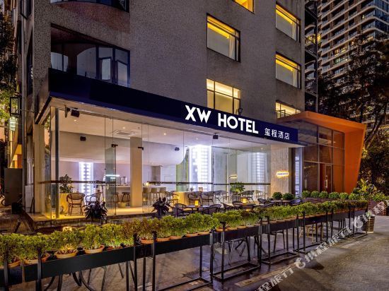 深圳宝体地铁站兰兹酒店