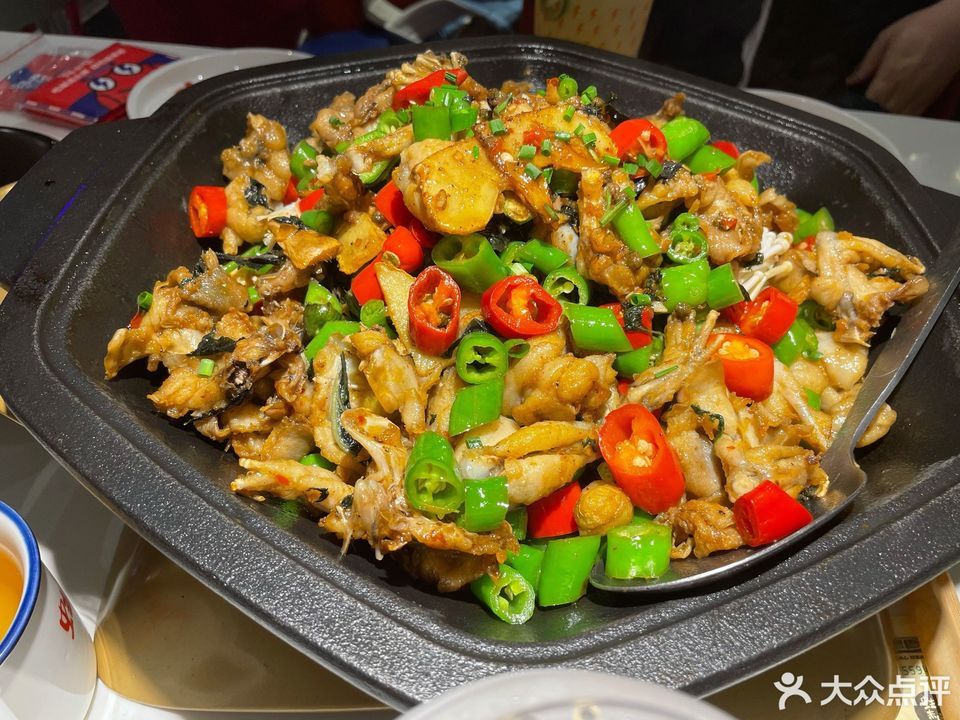 紫苏炭烧牛蛙平锅图片