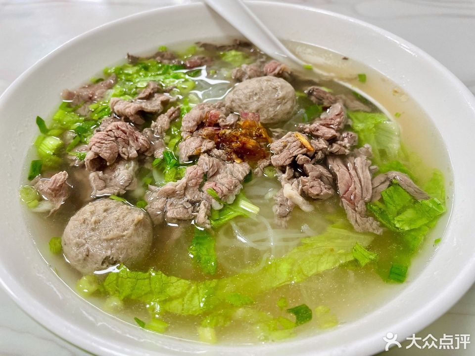 白塔鲜牛肉粿条汤