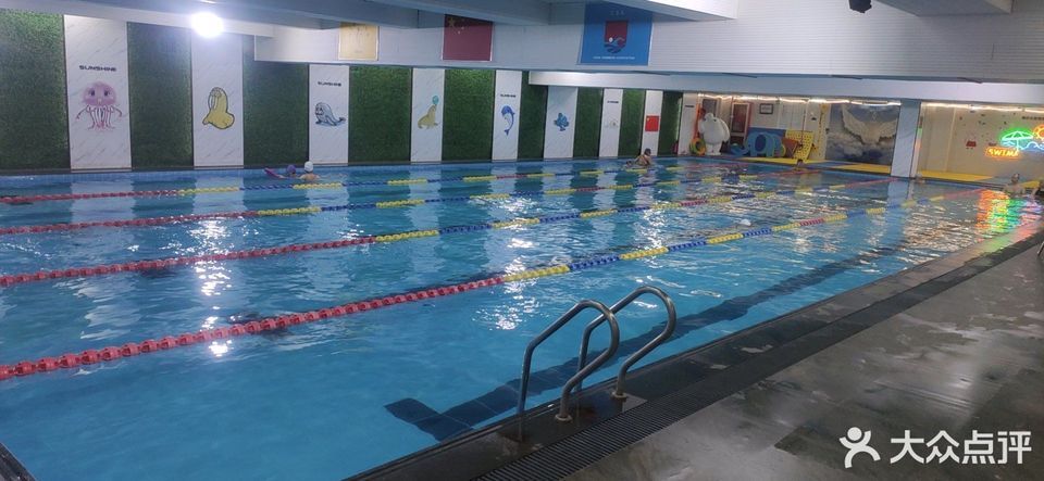 海淀牡丹园附近的游泳馆