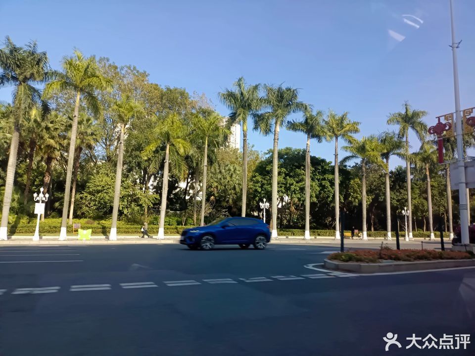在哪里,在哪儿:珠海市香洲区迎宾路1003号(b1层3号)珠海口岸购物广场