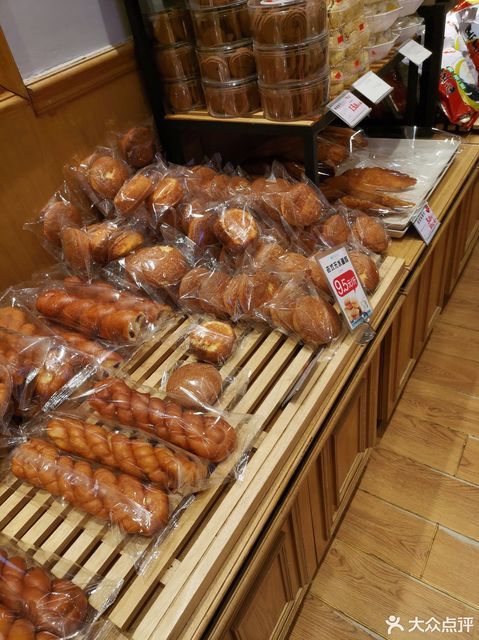 松原市 餐饮服务 甜品店 > 梅红蛋糕(东北商场店)推荐菜:分类:糕饼店