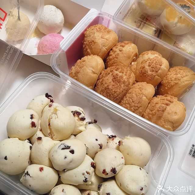 彭记优口宫廷糕点象山南路店