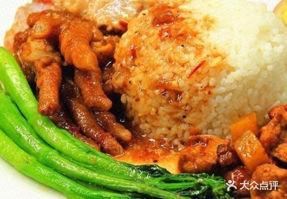 红烧鸡爪烫粉图片