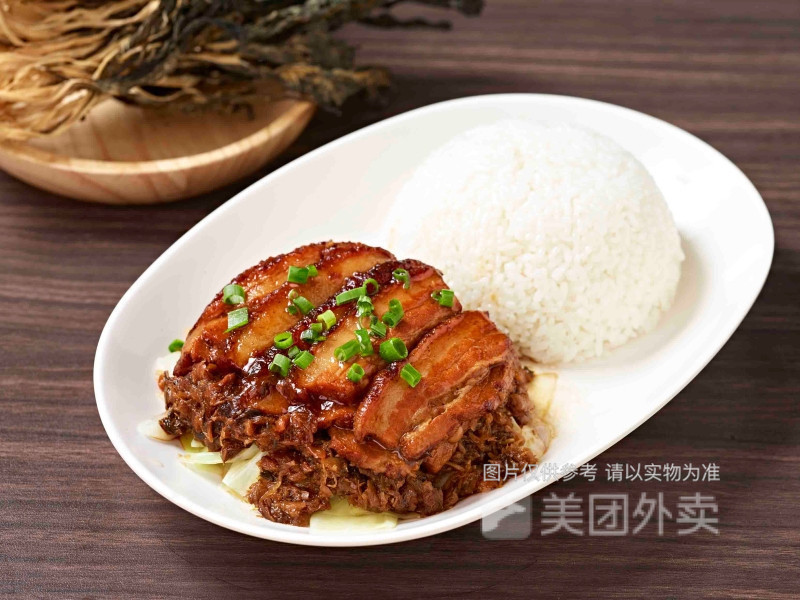 梅菜扣肉盖码饭图片