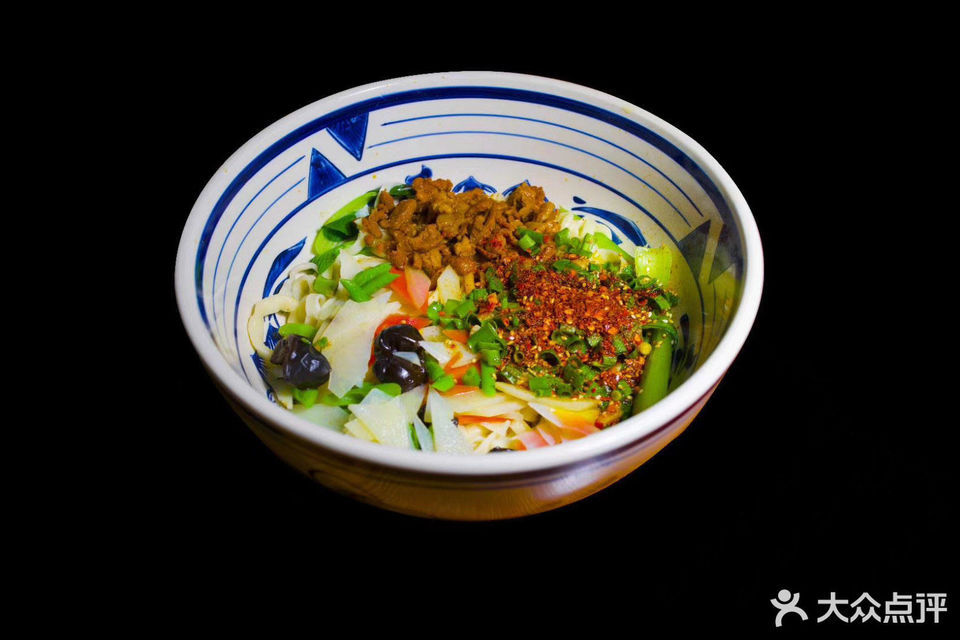 精瘦肉干拌面图片