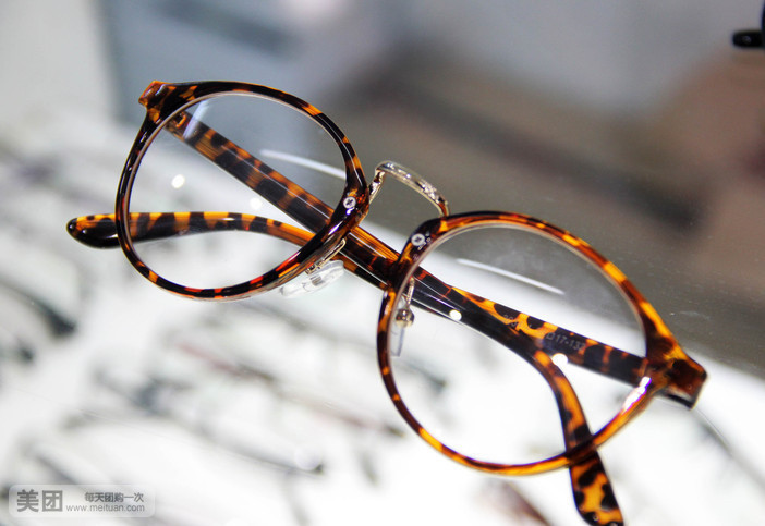 睛彩眼镜