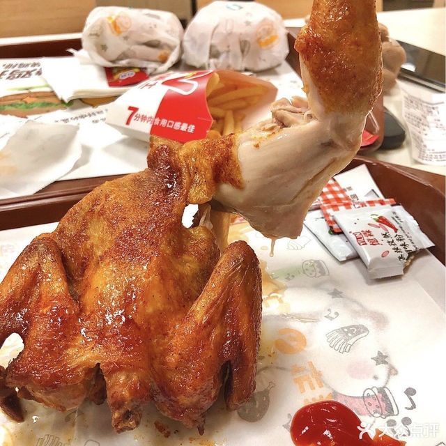 华莱士全鸡汉堡彭村店