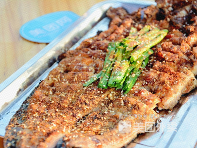 烤鲶鱼图片