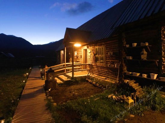 阿勒泰地区 住宿服务 客栈民宿 > 禾木祥云客栈