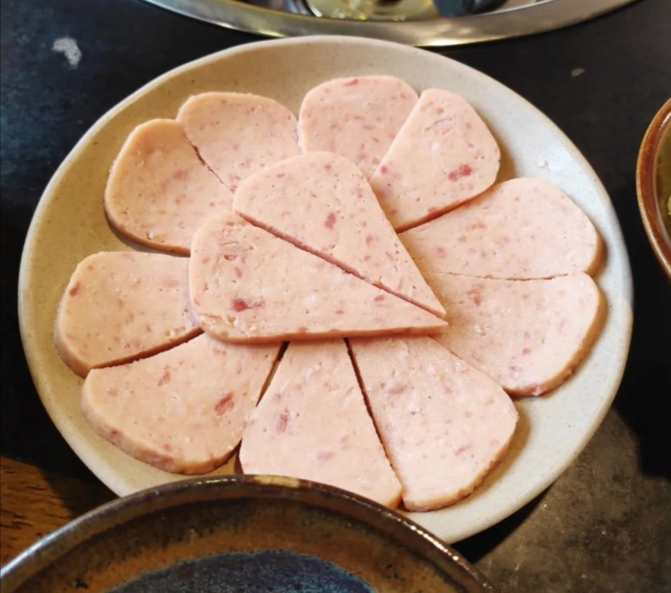 午餐肉图片