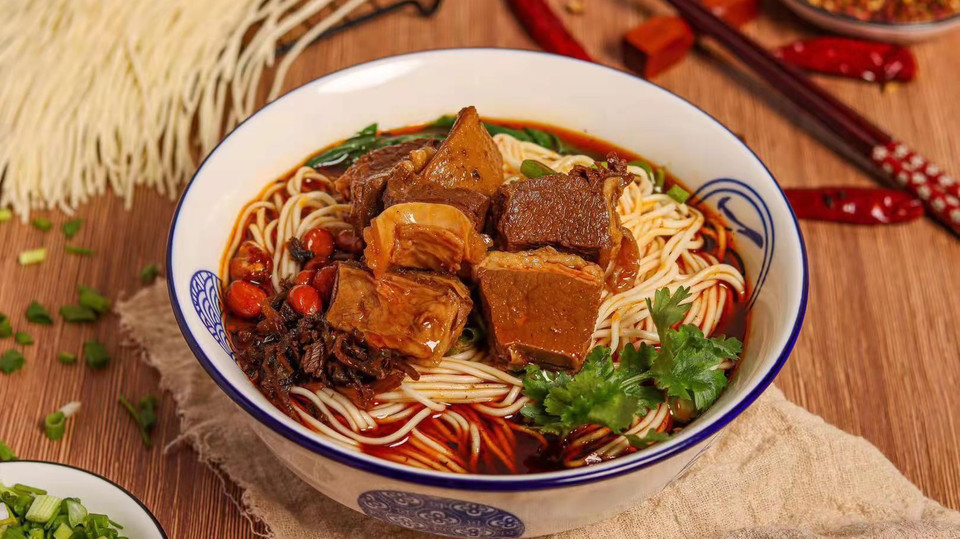 疯狂大块牛肉面图片