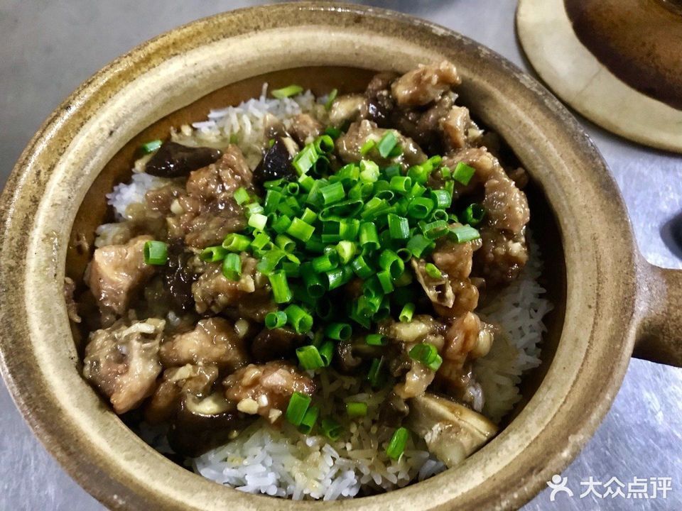 冬菇焖鸡饭图片图片